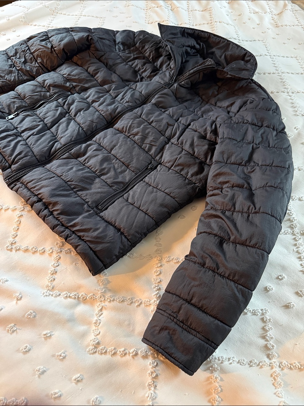 Express Black Lighweight Quilted Puffer Jacket Size Medium NWOT - Picture 2 of 11
